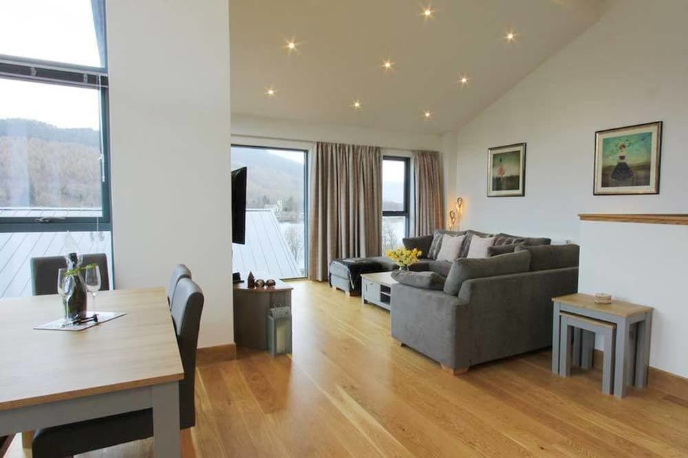 Taymouth Marina-5 Loch View