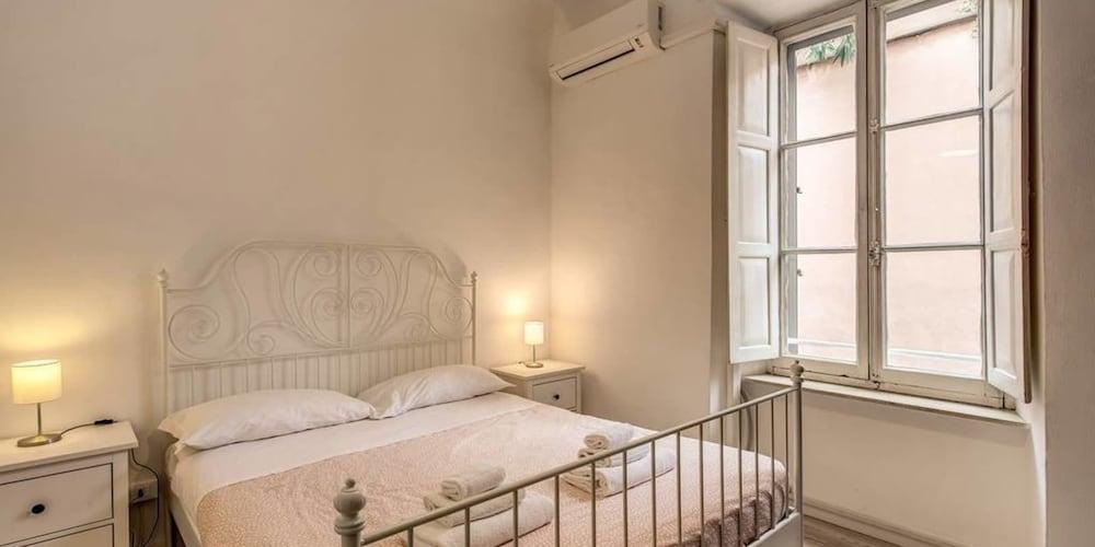 Colosseo 2 Bedroom Walking Distance