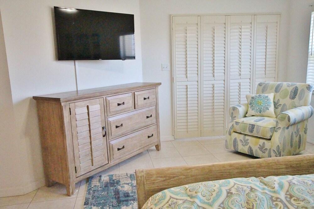 Oceanwalk 3-301 Apartment 3