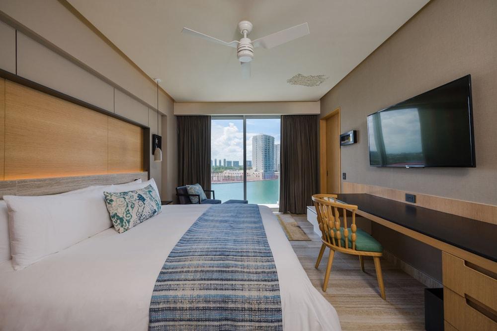 Renaissance Cancun Resort & Marina