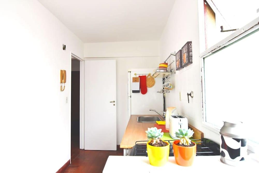 Modern studio with balcony by Sofacama