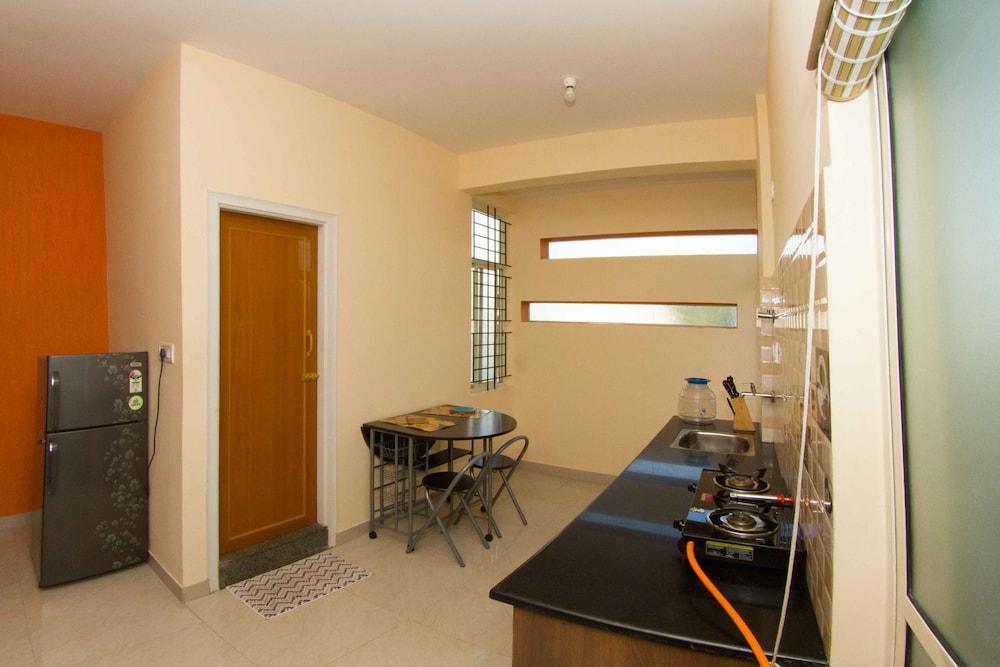 Rainbow Service Apartment