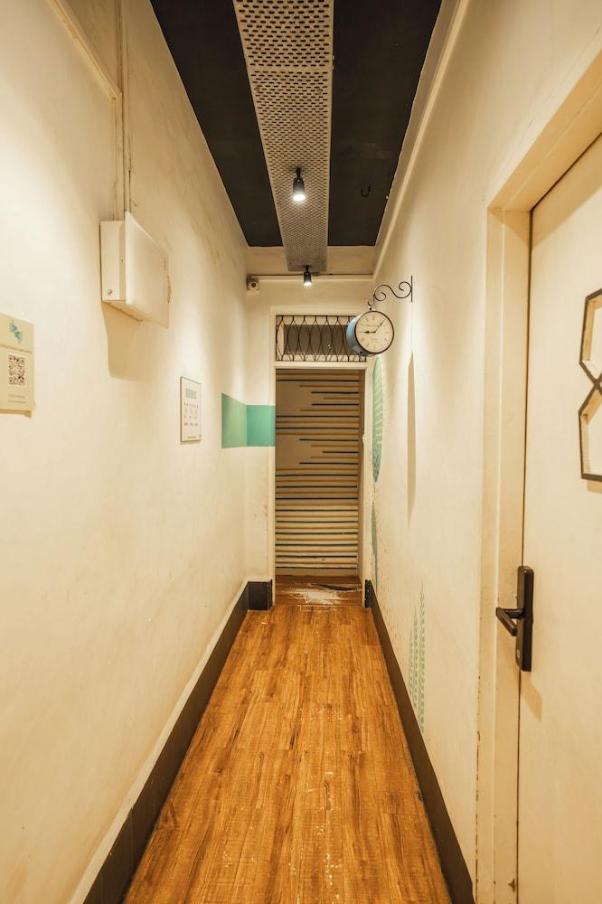 Locomo Hostel OG - Stay Work Eat