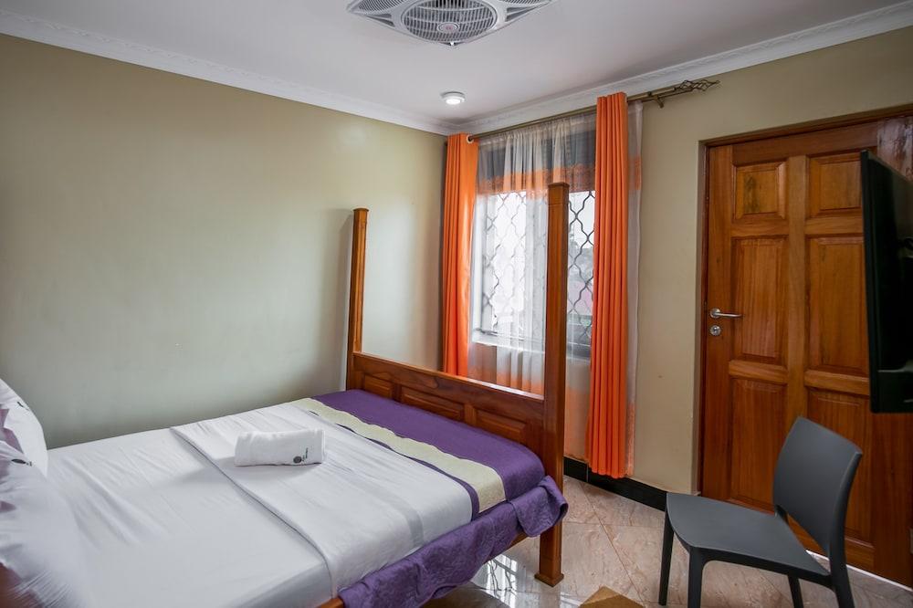 Palm Gardens and Guest House