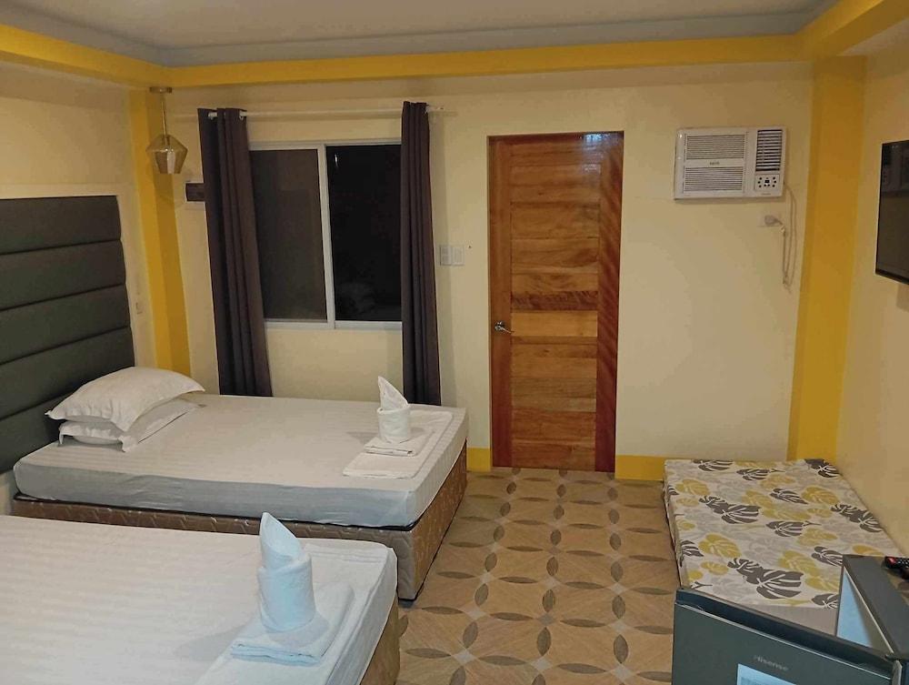 Jelly's Haven Resort