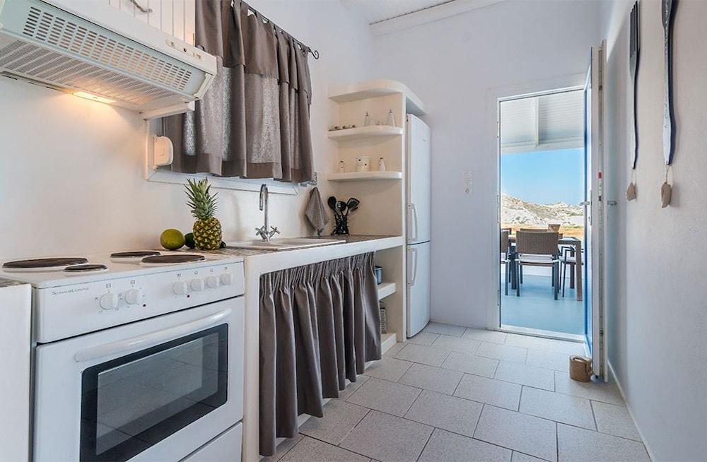 Mandrakia Totally Sea View House