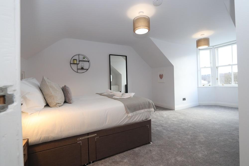 Dollar Apartments at 41