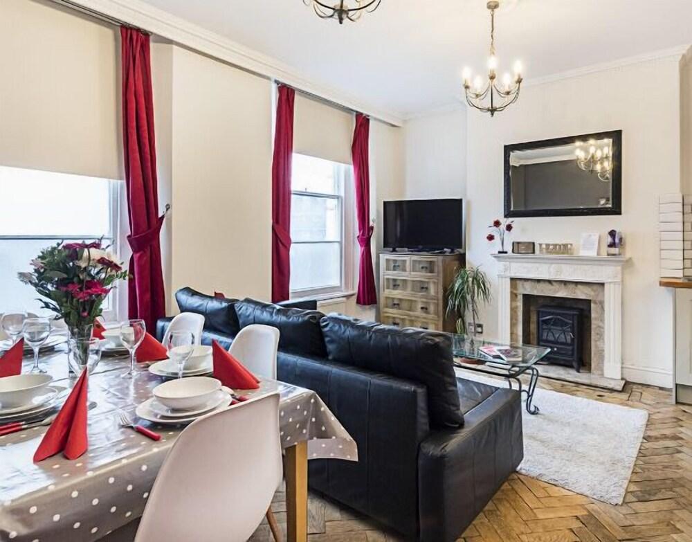 2Bed Apartment in Camden
