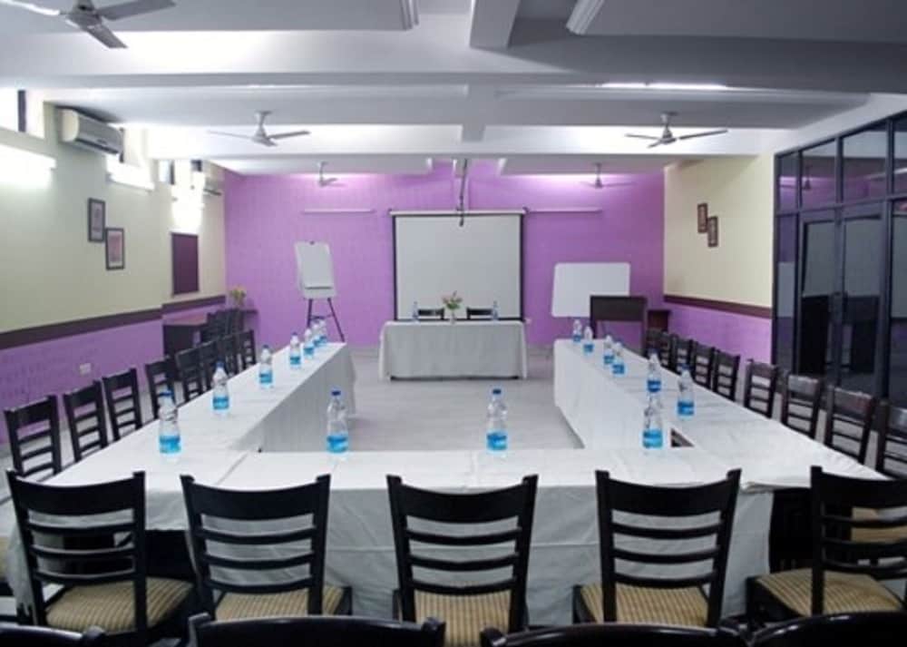 Hotel Smart Villa III By RoyalCollection