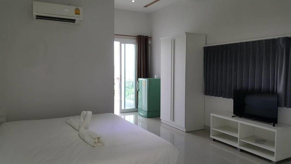 River Residence Saraburi Hotel