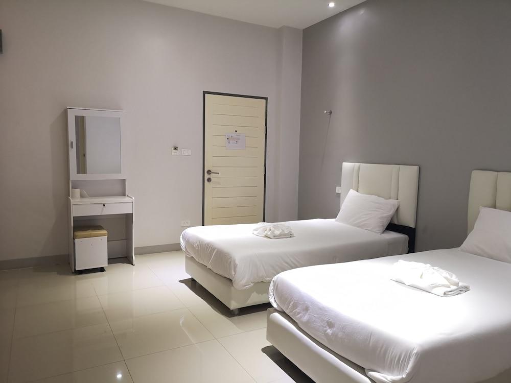 River Residence Saraburi Hotel