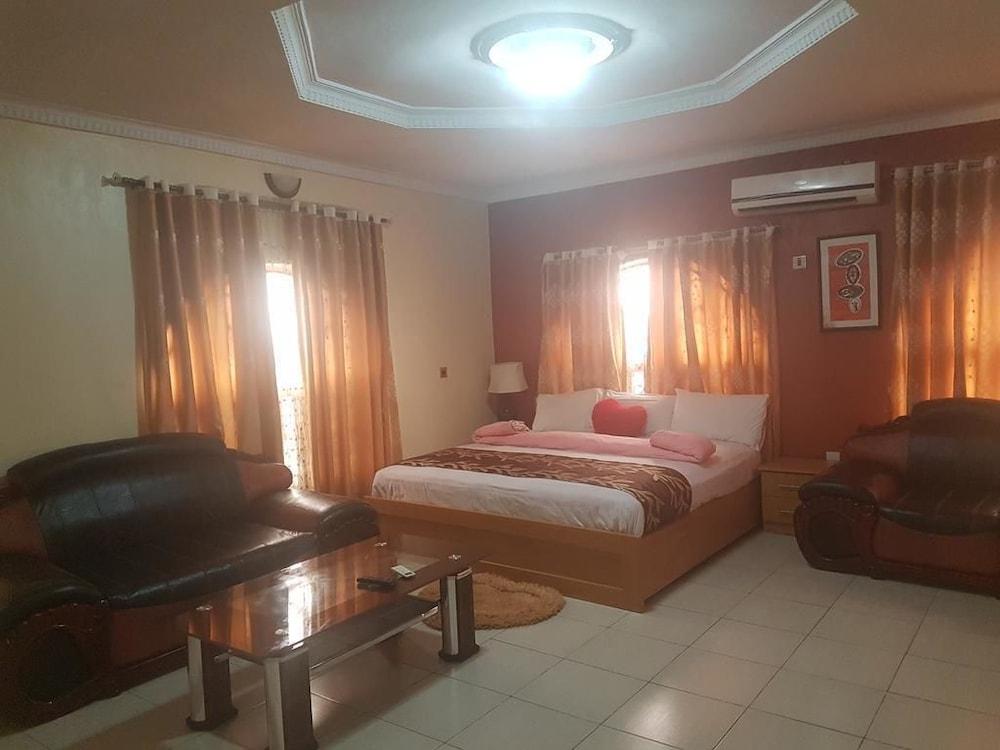 Hallmark Suites - Abeokuta