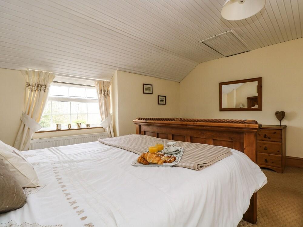 Manor Farmhouse Cottage