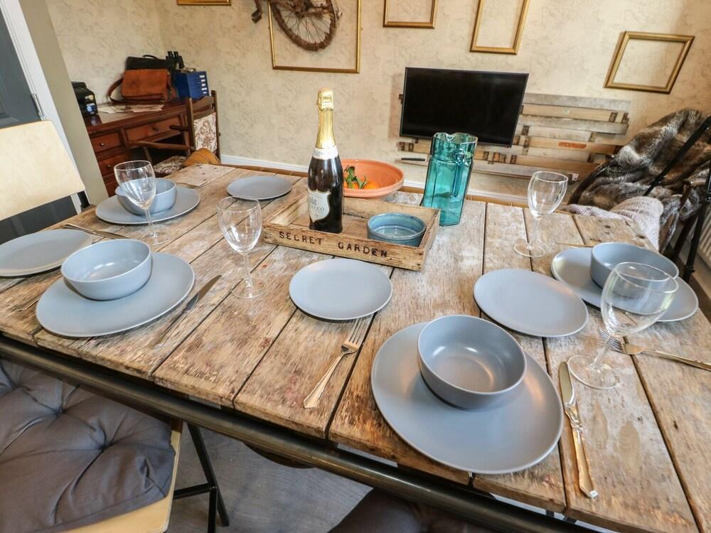 One Eight Three Guest Cottage