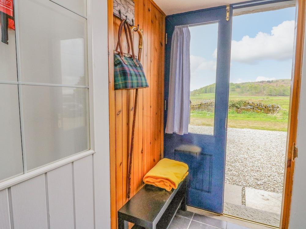 Seaview-barsloisnach Cottage