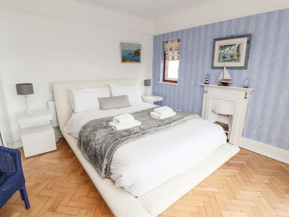 Dee Heights Penthouse