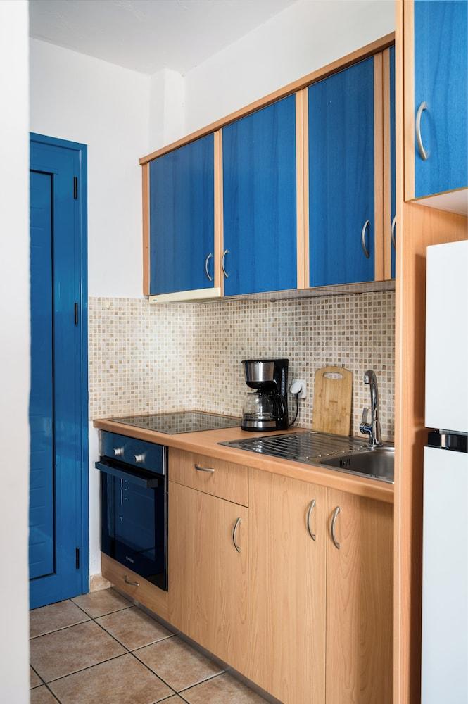 Akti Barbati Houses by Konnect