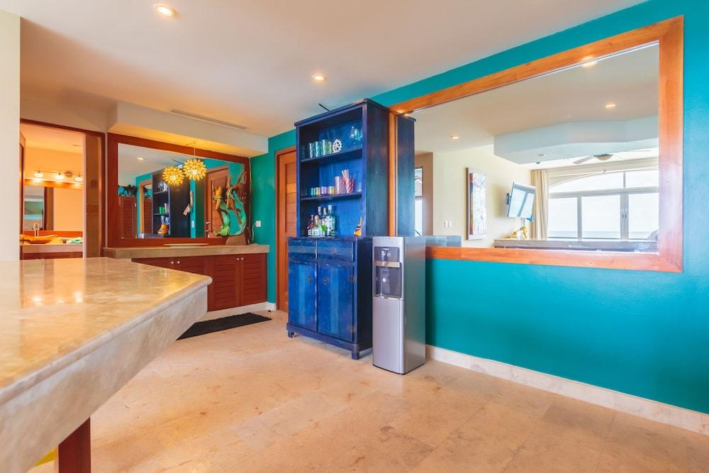 Isla 33 - One Bedroom Villa 2305