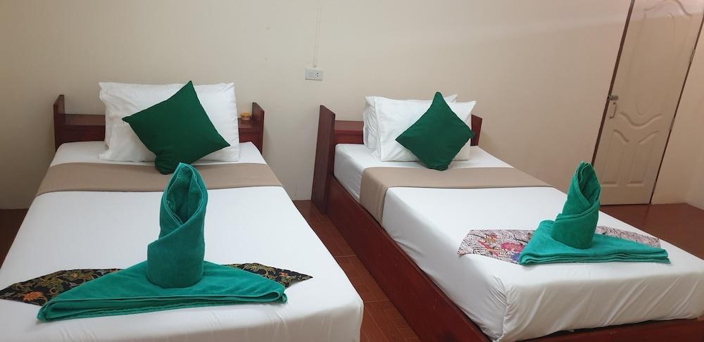 The royal bamboo lodge