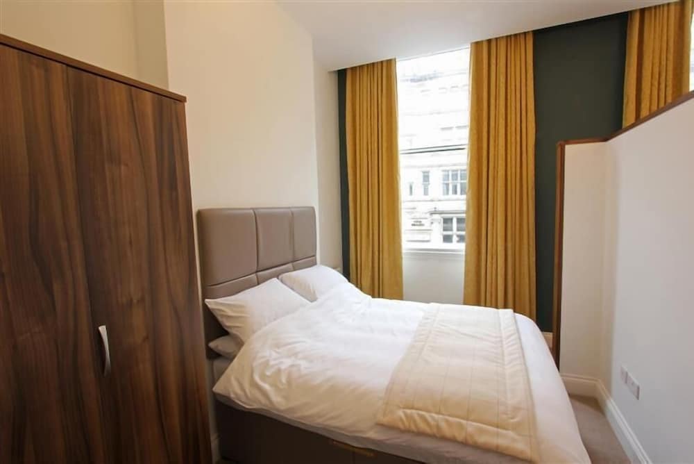 The Castle Collection - 42 Castle Street