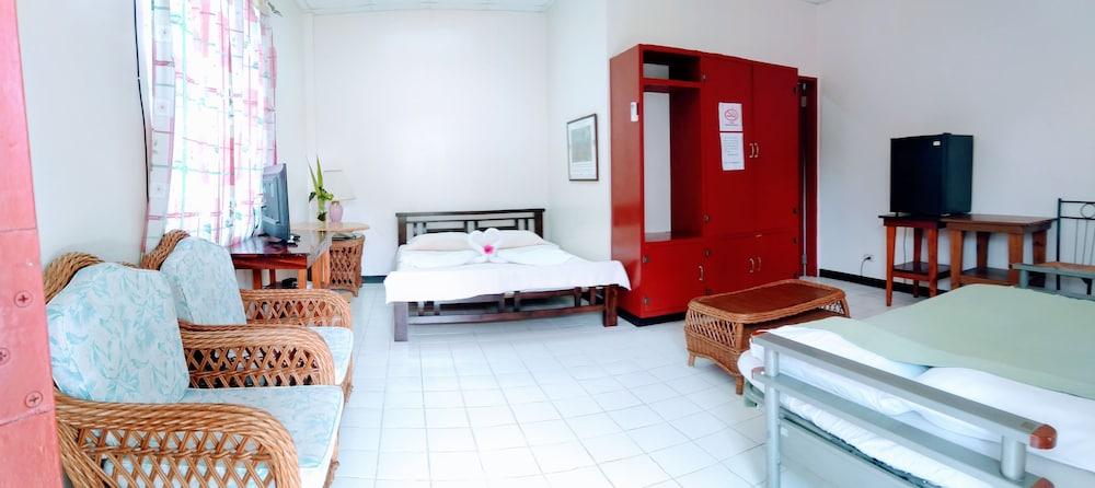 The GUEST LODGE PALAU