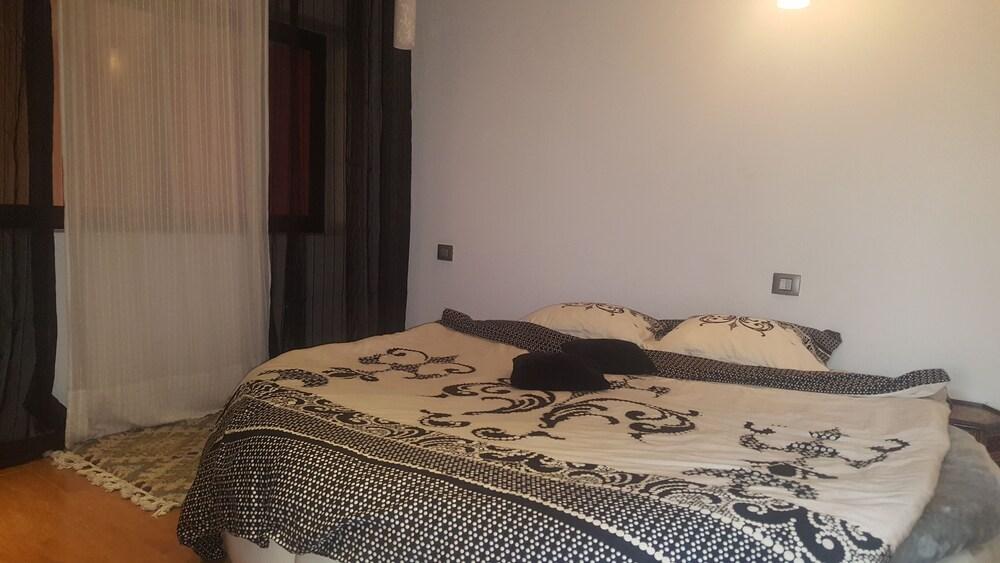 2 Mars Luxury Residence