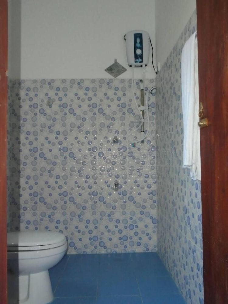 Paradise Junction Guest