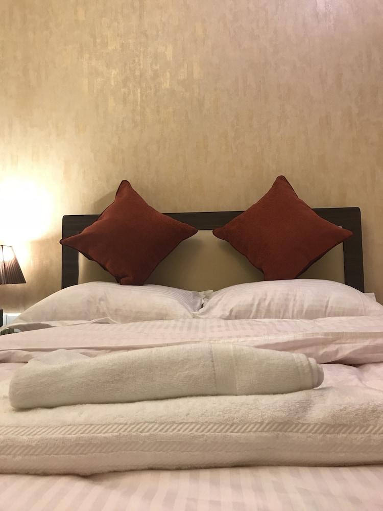 Hidden Leaf Bed and Breakfast