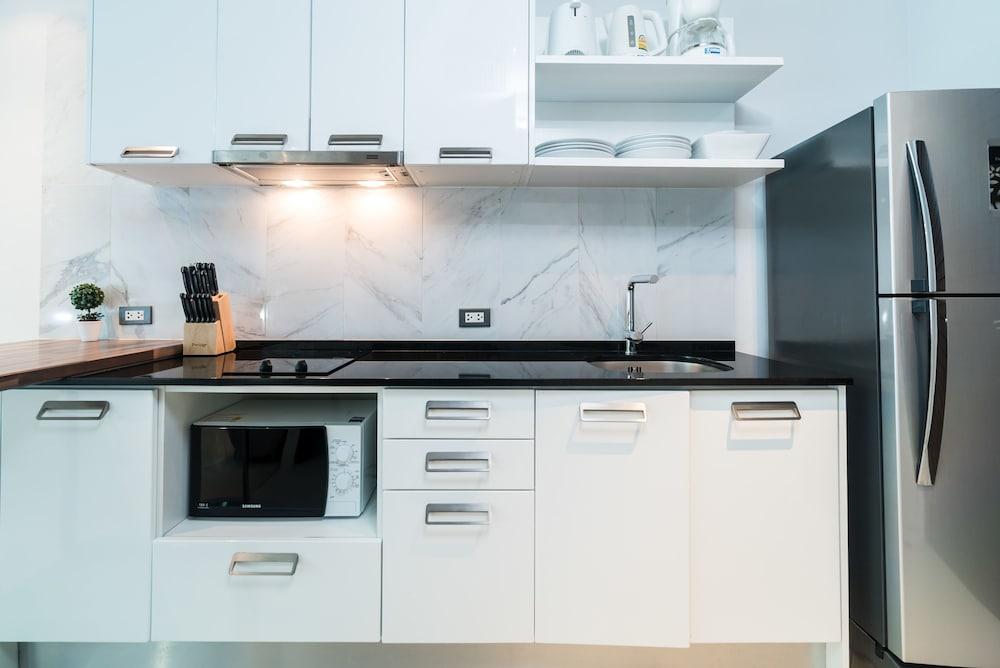 Emerald Terrace by Lofty