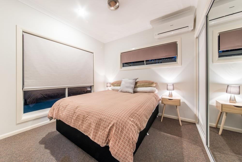 Sunset Escape - Cannonvale