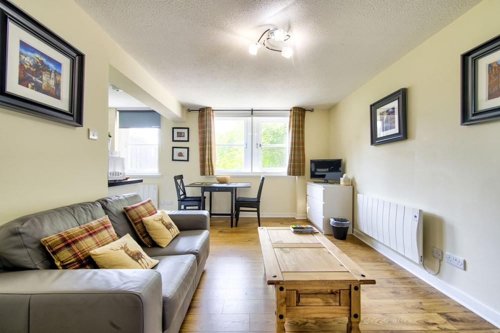 Stunning Studio Apartment Castle View