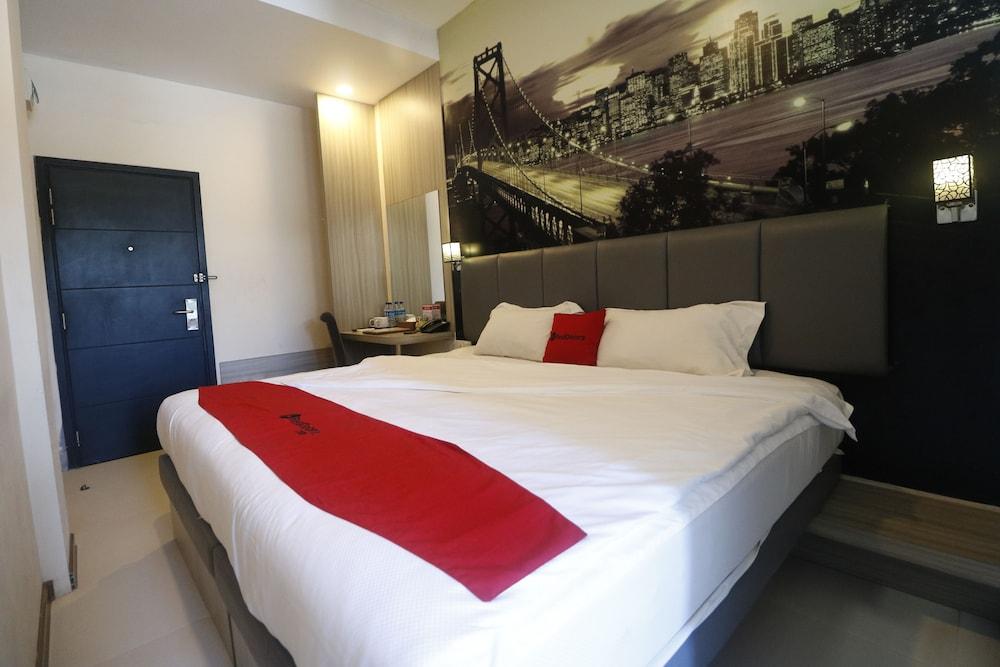 RedDoorz Plus @ Tanjung Uncang Batam