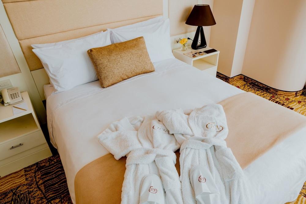 Nobility Grand Hotel