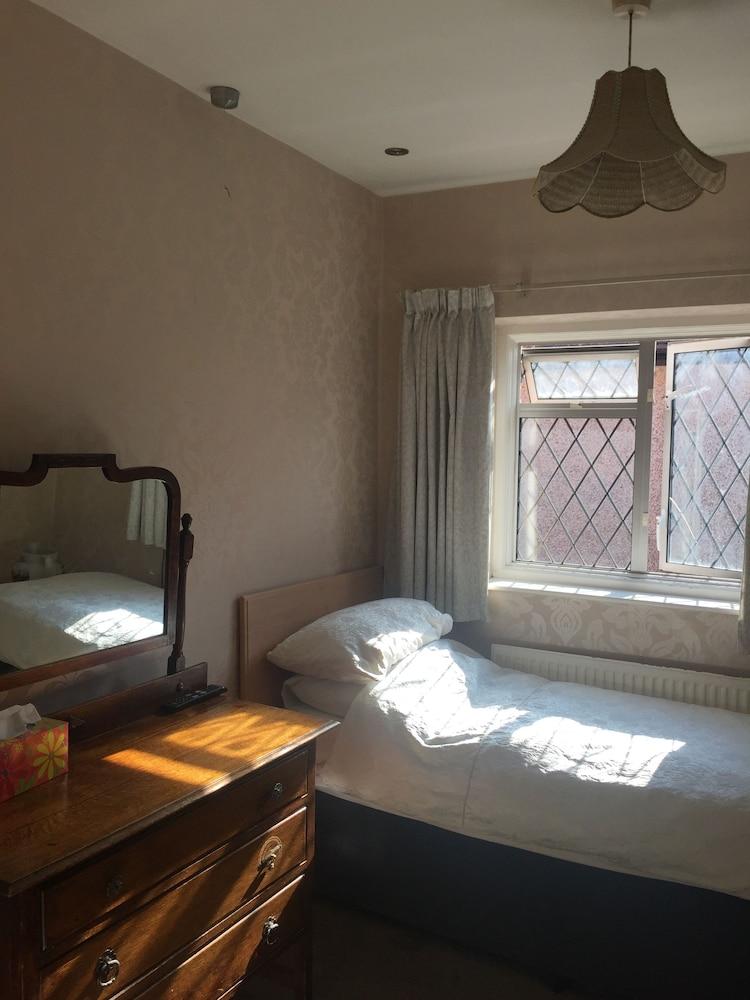 Edgware Bed and Breakfast