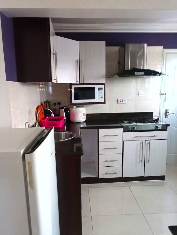 Mansah Memorial Villa