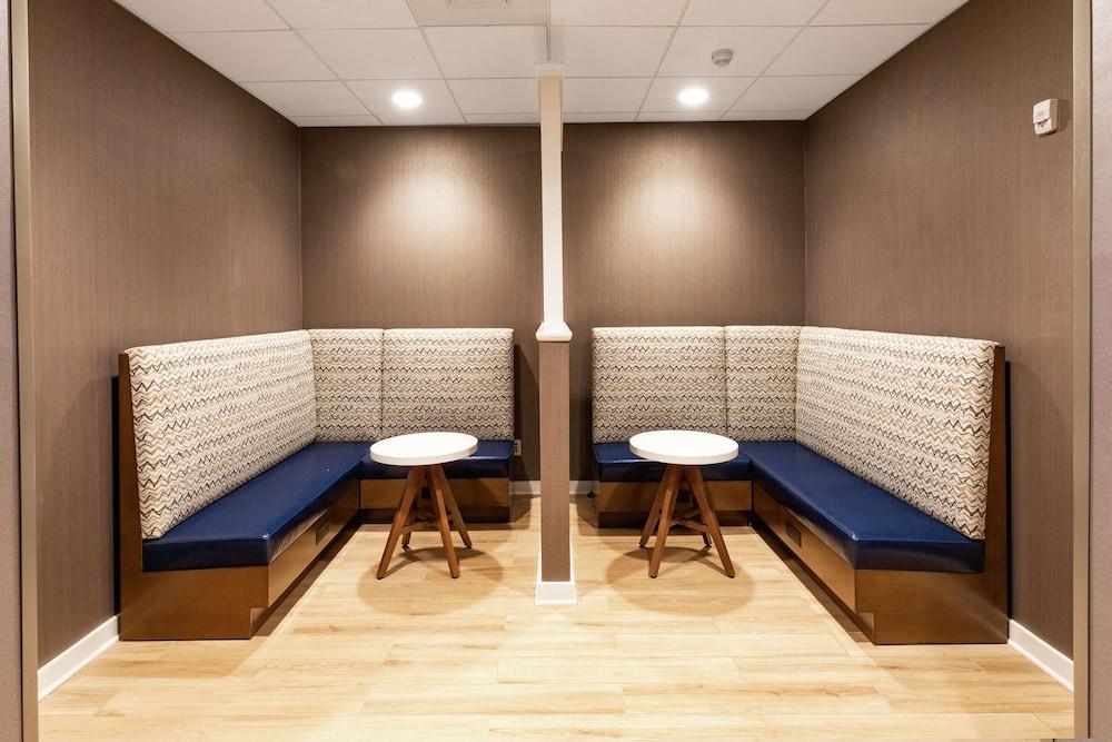 Hampton Inn & Suites Columbia Killian Road