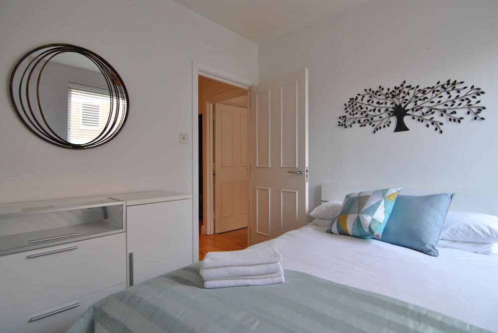 The Courtyard, Windsor, 2 Beds