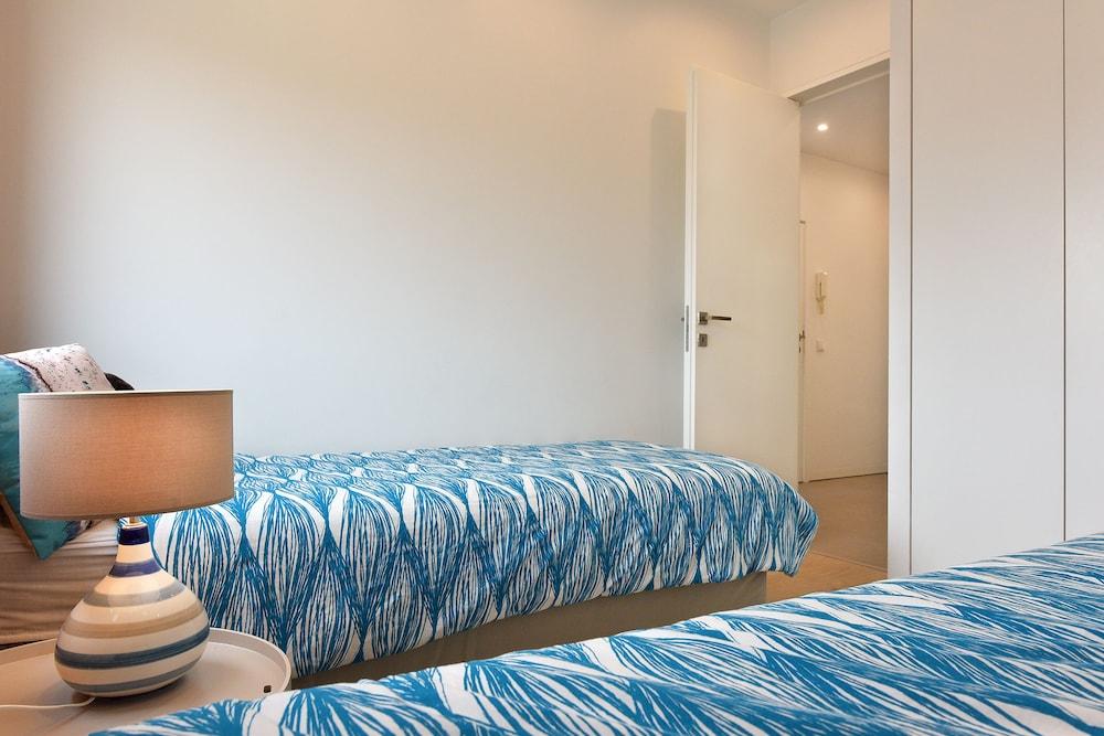 16 Maestro Apartment