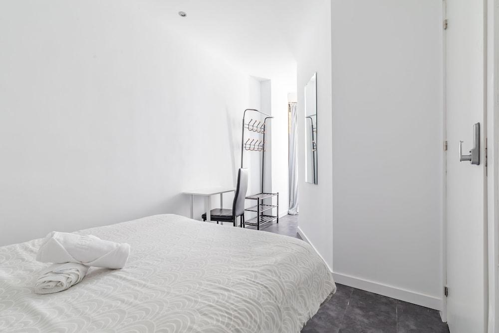 AYZ Ulises - Auto check-in property