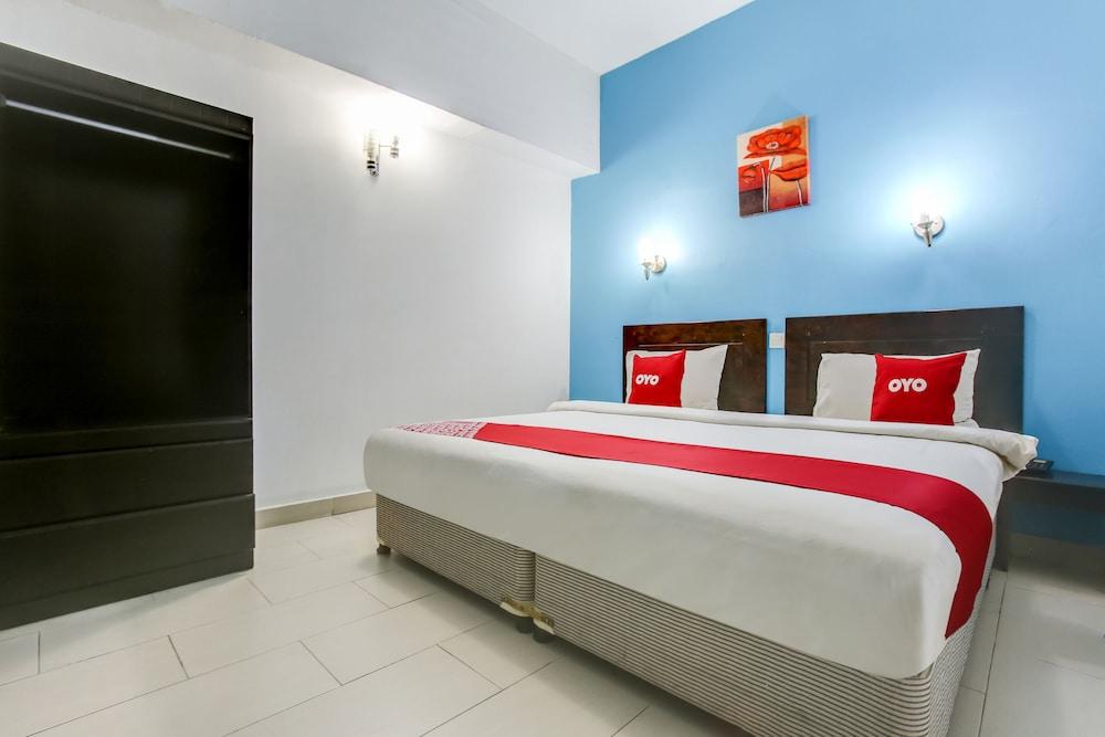 OYO 89571 Eco Palace Hotel