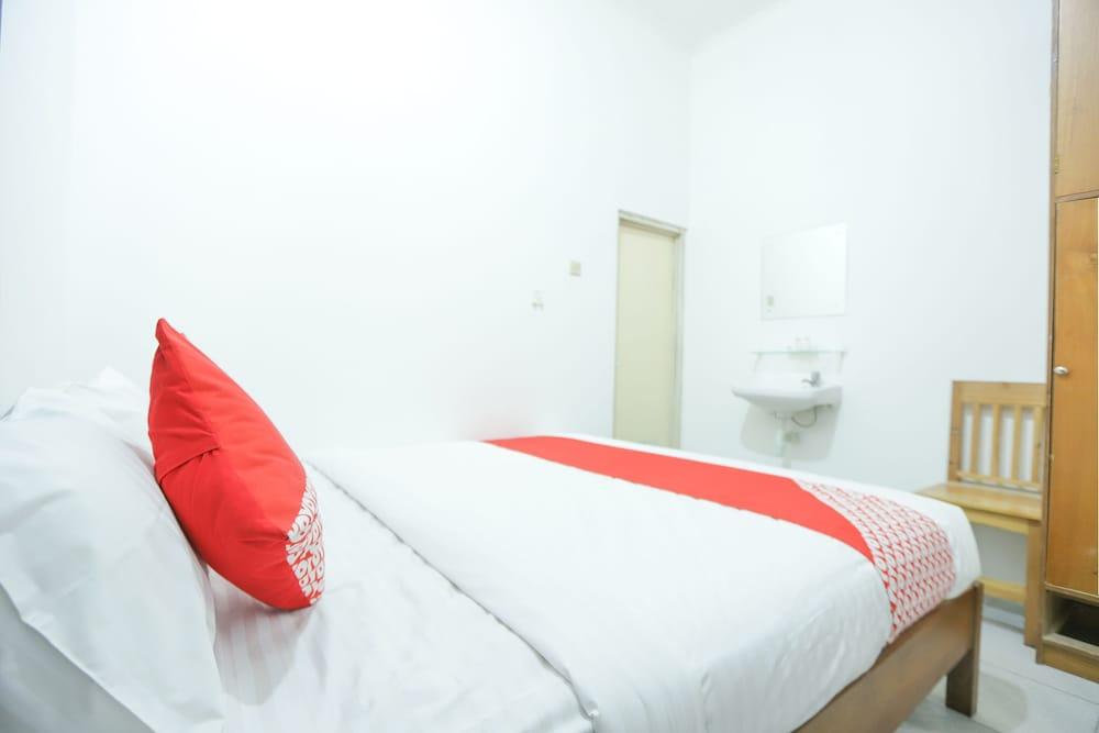 OYO 150 Harmoni Residence