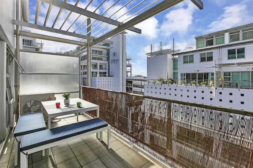 Deluxe Waterfront & City Apartment