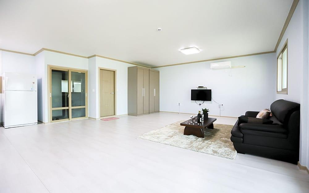 Golden Field Pension