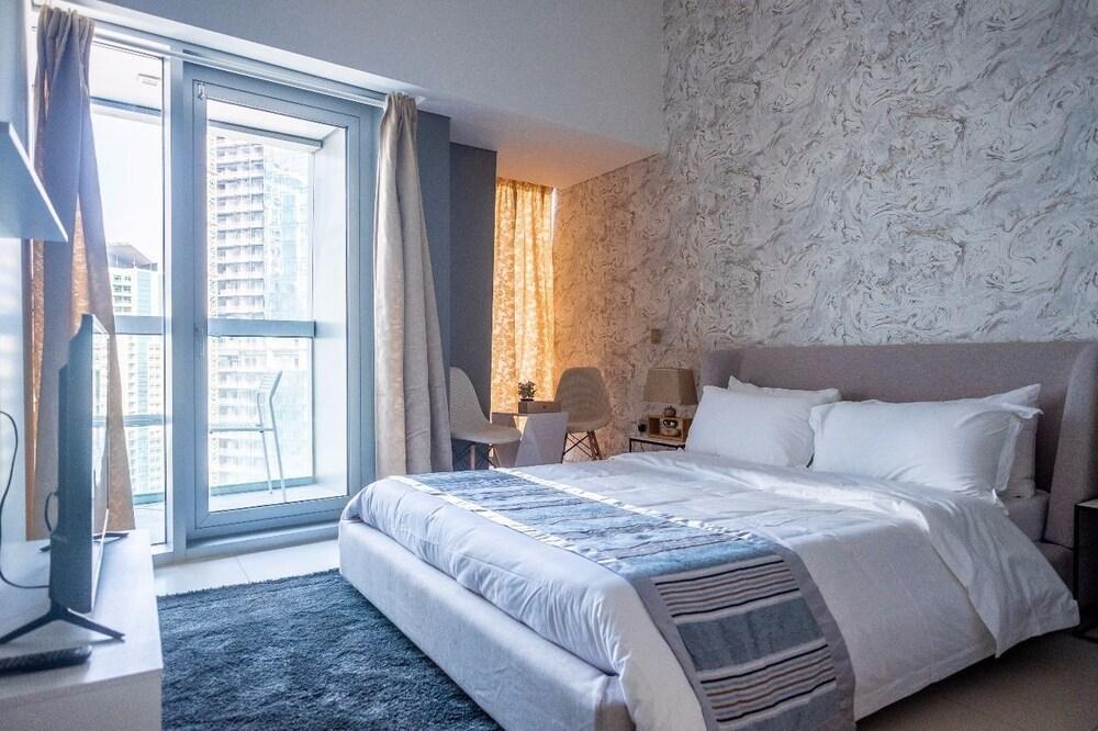 Bravoway Cayan Tower in Dubai Marina