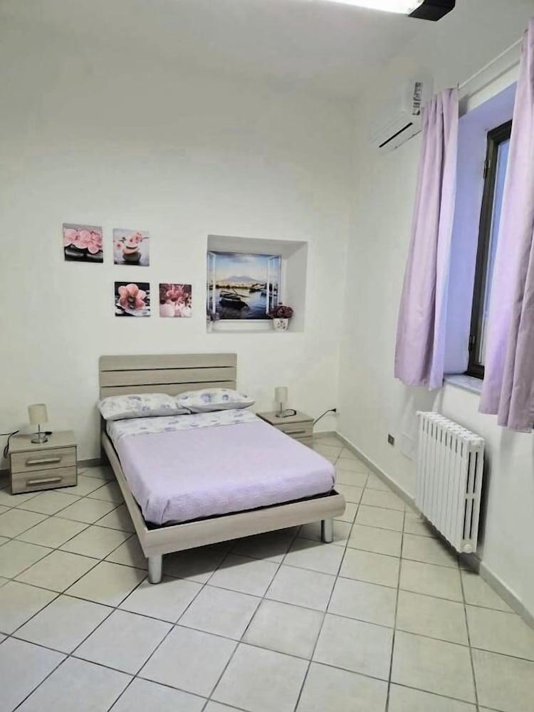 Andrea's House Apartment in the Historic Center of Naples