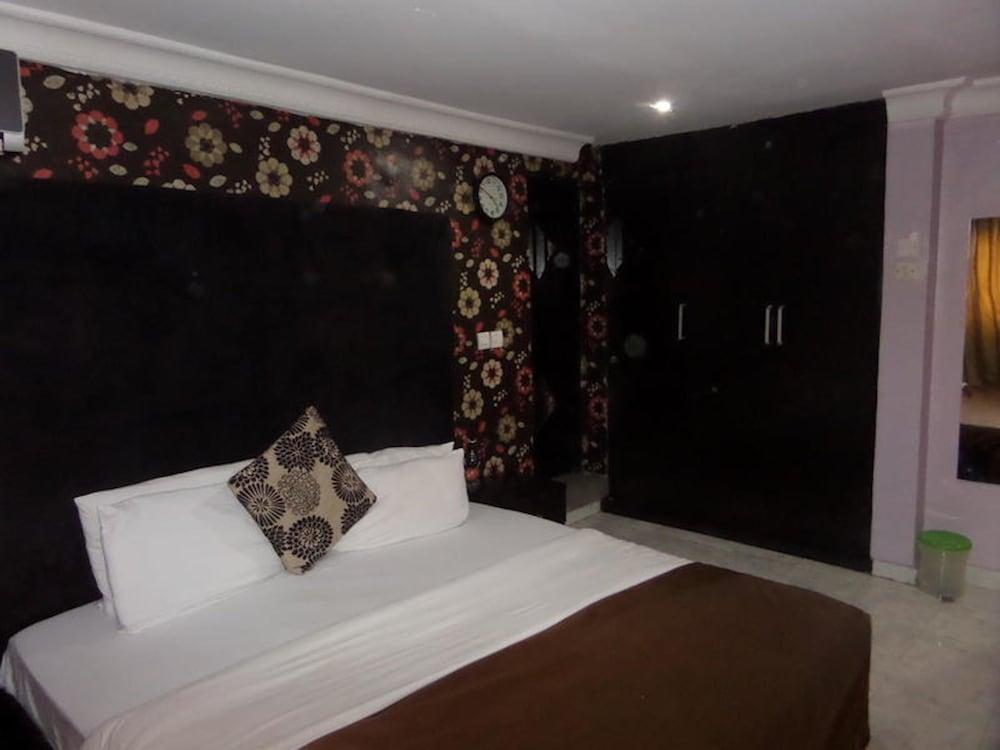 Belfem International Suites