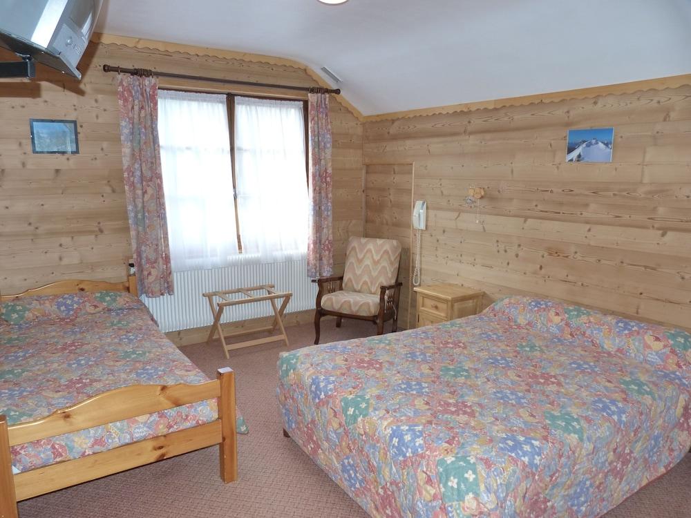 Aux Touristes Hôtel Restaurant