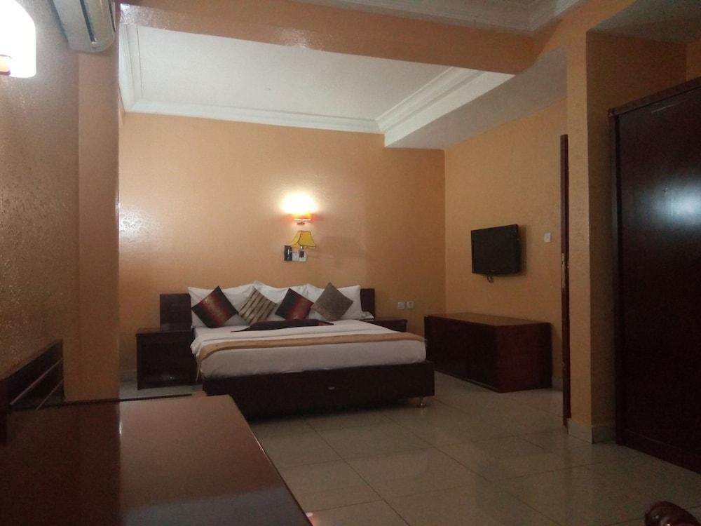 Crocodile Hotels And Restaurant Limited