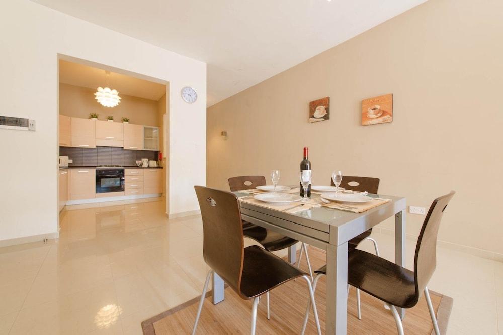 Luxury Holiday Apartment IN Qawra