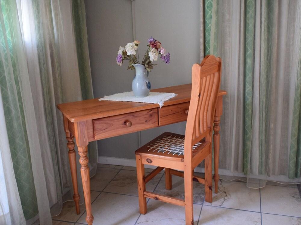 Auberge Alouette Guesthouse